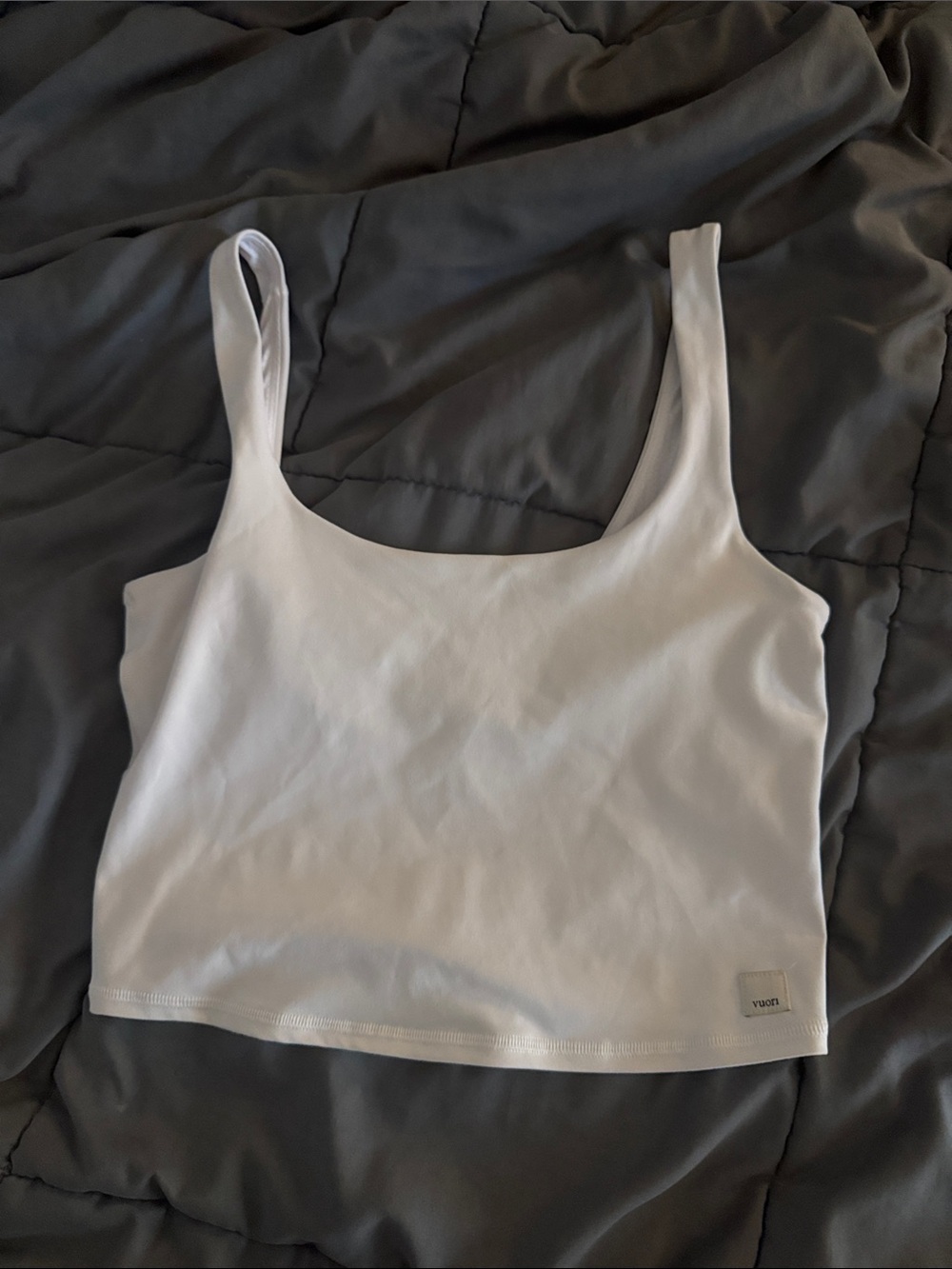 Vuori White Women's Scoop Neck Cropped Tank Top
